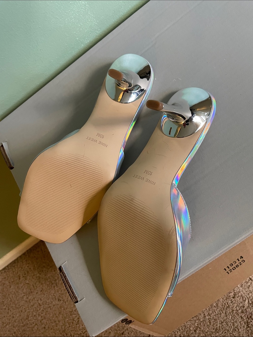 Nine West Women's Iridescent Holographic Mule Heels size 10 - Picture 2 of 3